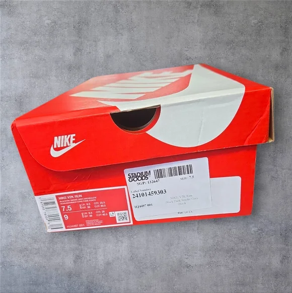 Nike V2K RunBlack Dark Smoke Grey New In Box Athletic Sneakers Size 7.5 Mens